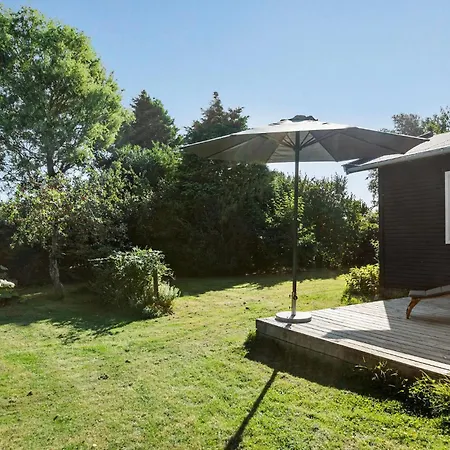 3 Bedroom Lovely Home In Vejby בית נופש